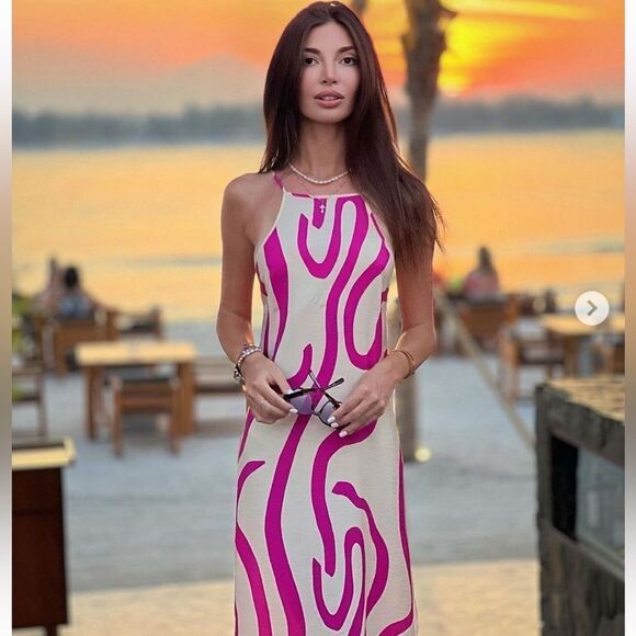 Mango blogger favorite printed halter neck flowy dress - Picture 3 of 11